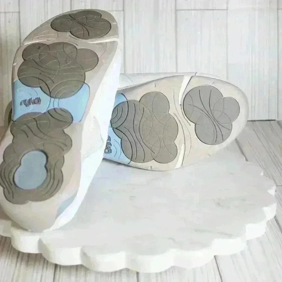 Women's Ryka White/blue leather top slip on sneaker size 6W - Picture 11 of 16